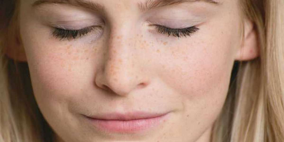 How Does Ageing Affect Your Eyelashes?