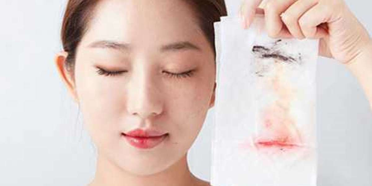 Nước tẩy trang da nhạy cảm nào giúp làm sạch lớp makeup hiệu quả