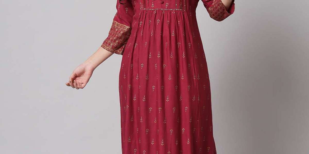 When shopping for women's kurtas, the online market offers a wealth of options and convenience.
