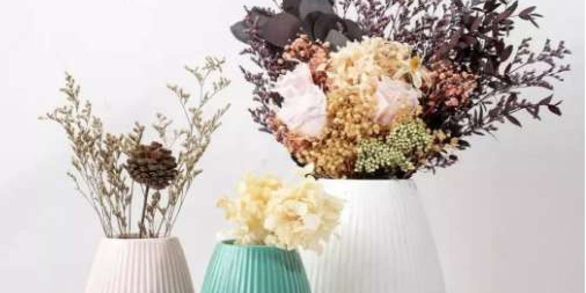 Expressing Love in Blooms: Unique Flower Vase Gifts for Mother’s Day