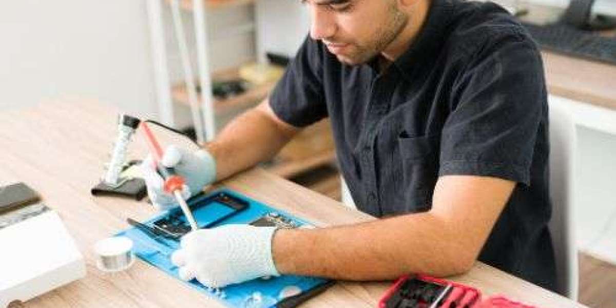 The Cost of Cell Phone Screen Repair in Gainesville, FL: Is It Worth It?