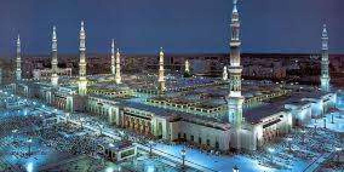 Which season is cheapest for Umrah?