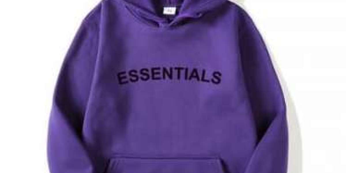 The Design and Features of the Essentials Hoodie: A Versatile and Stylish Wardrobe Staple