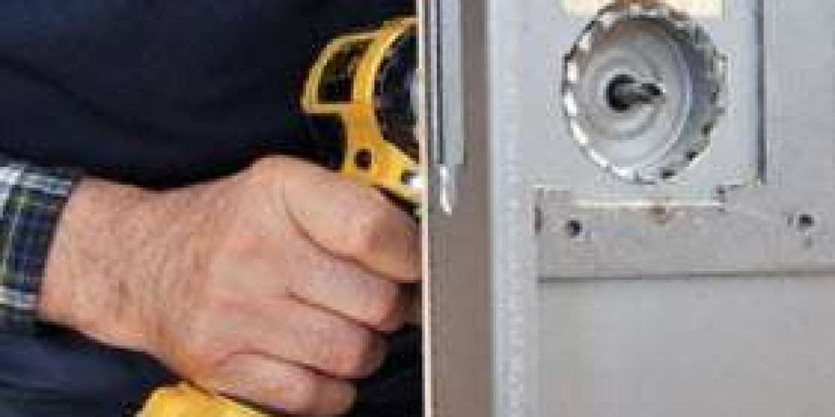 How to unlock commercial security locks by locksmiths?