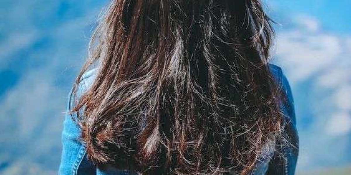 How to Achieve Shiny and Soft Hair with the Help of Conditioners