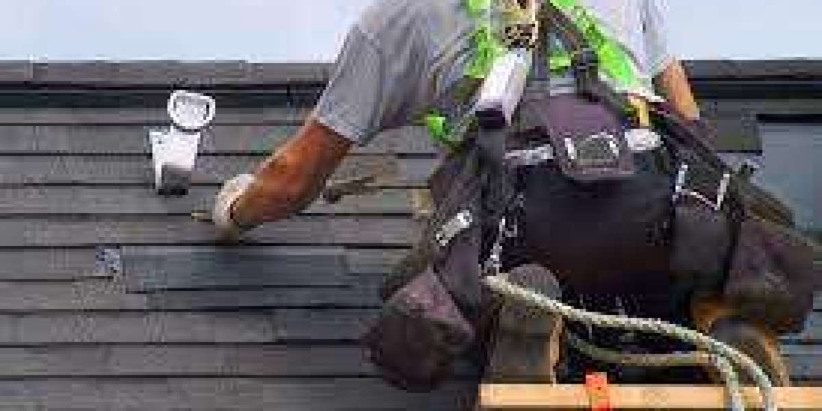 Roof Repair Florida: Weathering the Storms with Expert Solutions