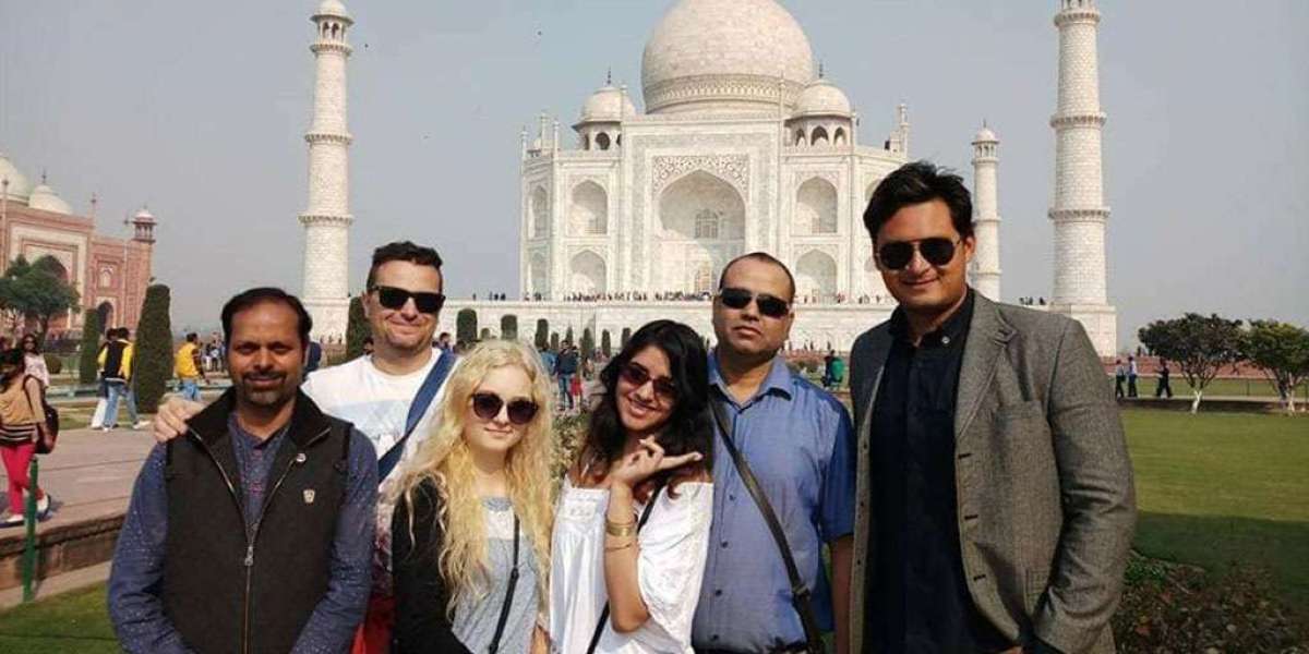 Explore Delhi and Agra with Our Exciting Tour Packages