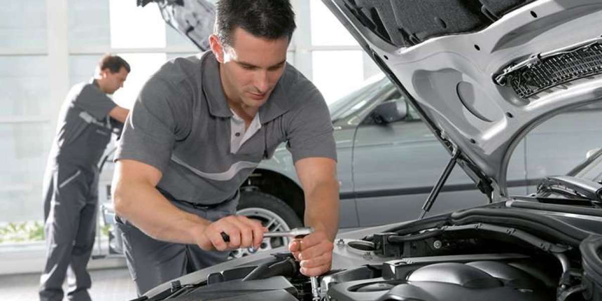 The excellent Auto Body Specialist in Lowell