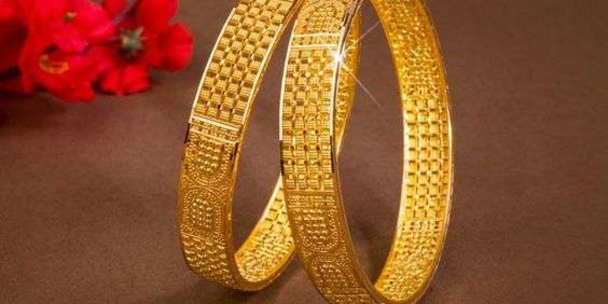 Shop for exquisite Traditional Gold sets of Bangles from the renowned online store, Malani Jewelers