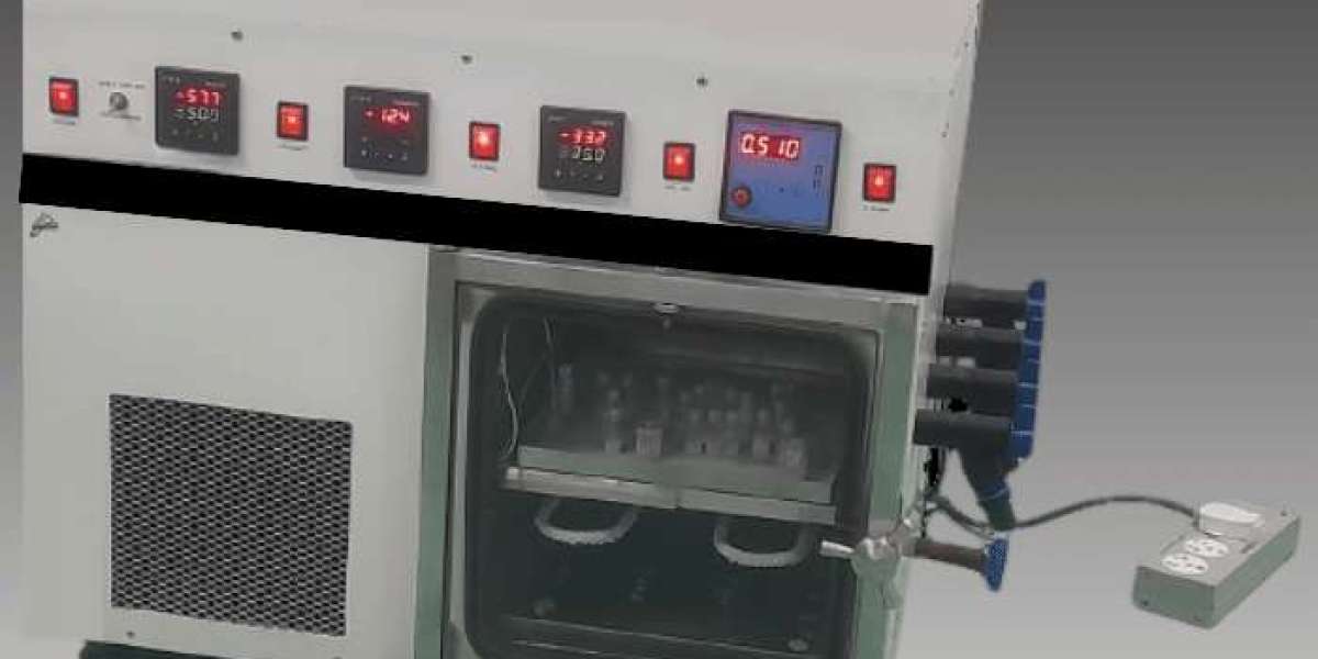 Microprocessor Controlled Lyophilizer (Freeze Dryer) with Powerful Air-Cooled Cascade and CFC-Free Refrigeration System
