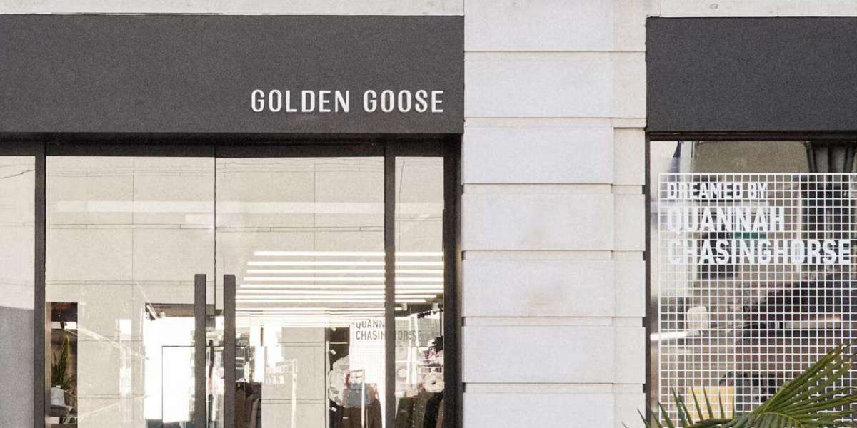 Golden Goose Chaussures Promo quiet and elegant corner in the Wangfu