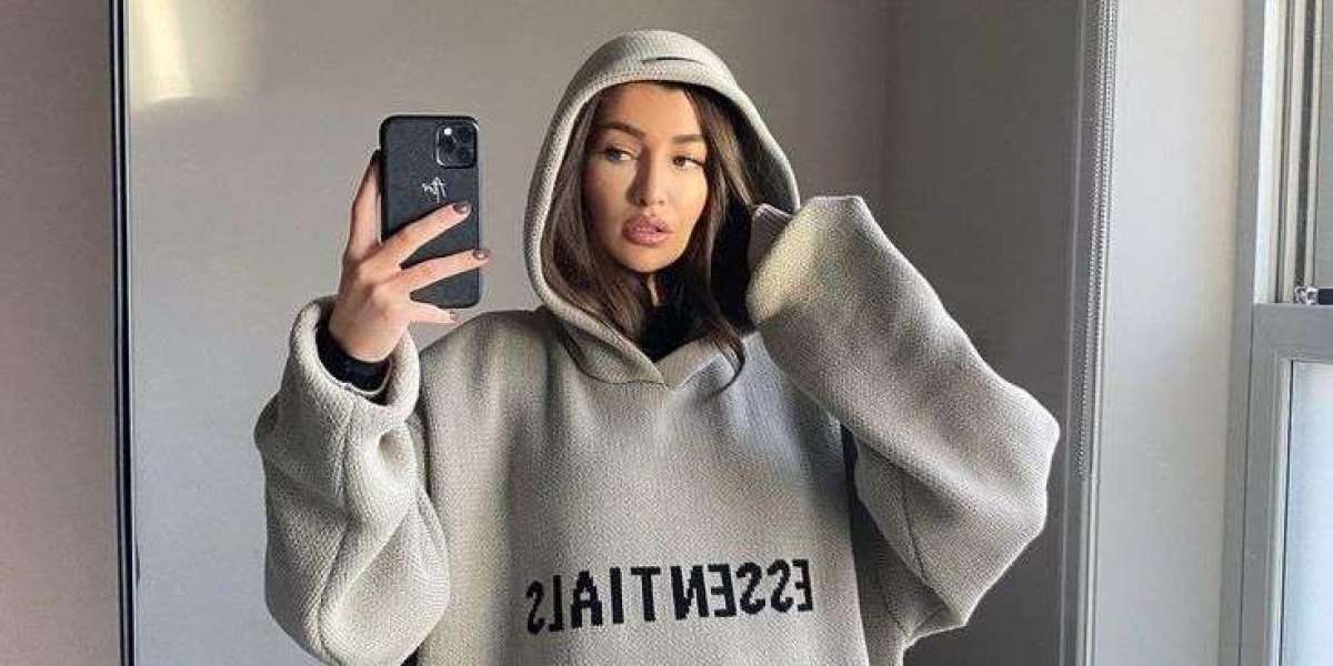 Mapping the Narrative of 2023's Essential Hoodie Trends