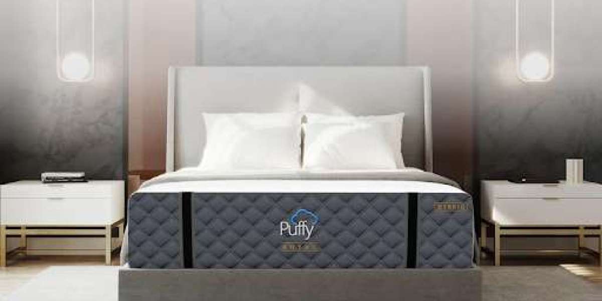 Exploring the Comfort of the Puffy Royal and DreamCloud Hybrid Mattress