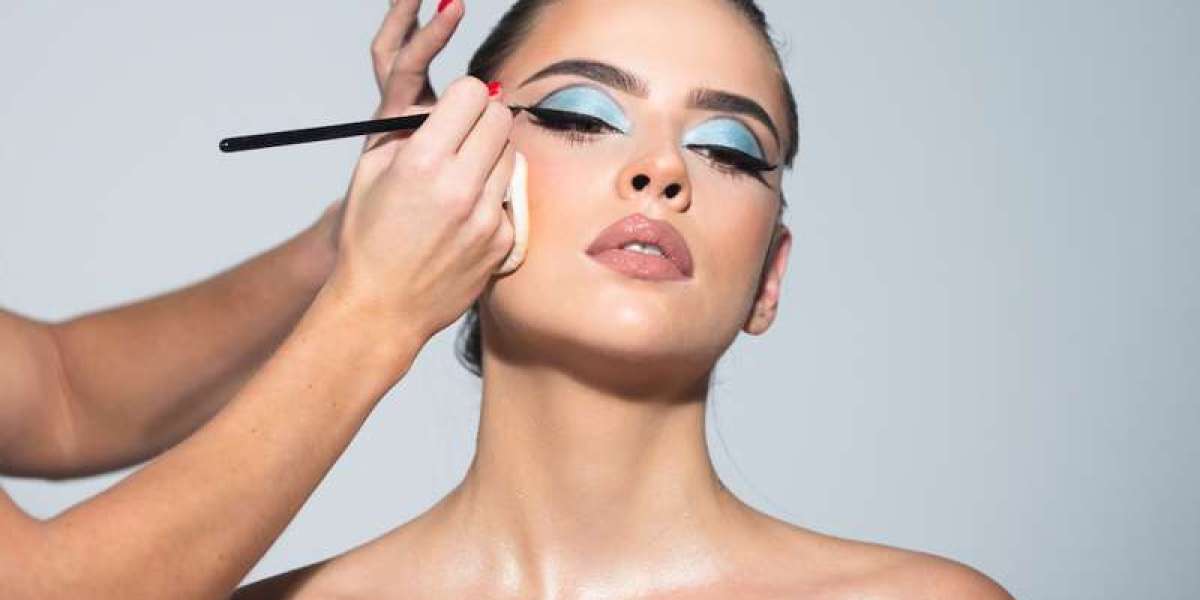 Discover Top 10 Exceptional Makeup Artist Expertise in Noida