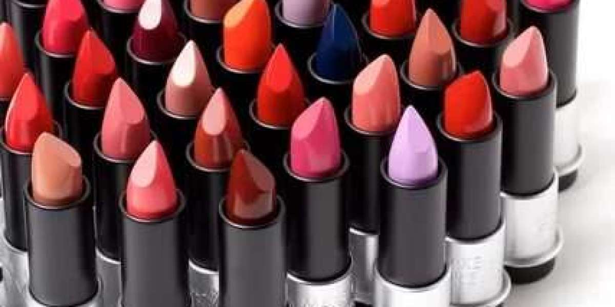 Discover the Lipstick Shade That Will Make Everyone Envious!