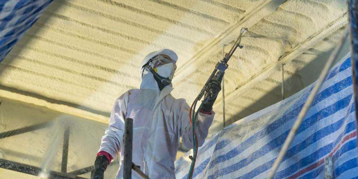 Maximizing Comfort and Efficiency: The Benefits of Spray Foam Insulation for Homes in Kent, WA