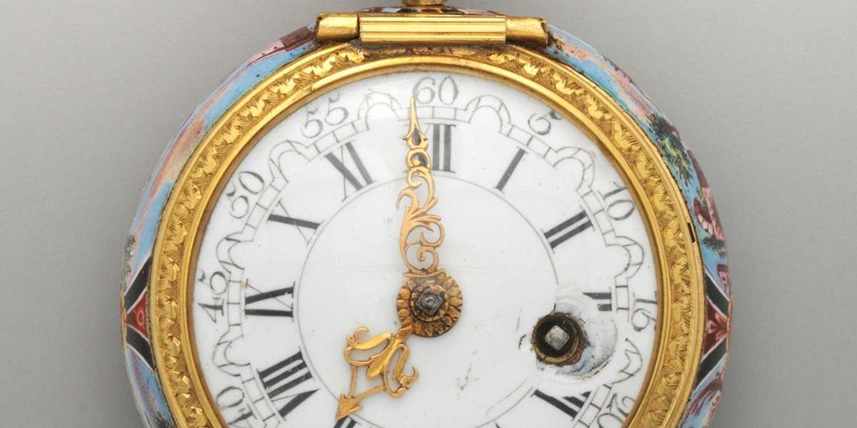 A Glimpse into the Past: Exploring Antique Watches and Their Stories