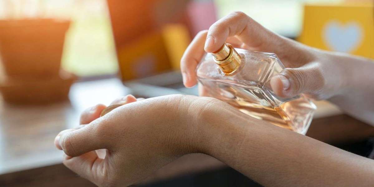 UAE Perfume Market Size, Share, Growth, Industry Report 2024-2032