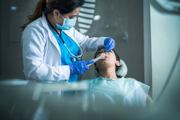 Factors to Consider When Choosing an Emergency Dentist | by ZahnarztOberhausen | Apr, 2024 | Medium