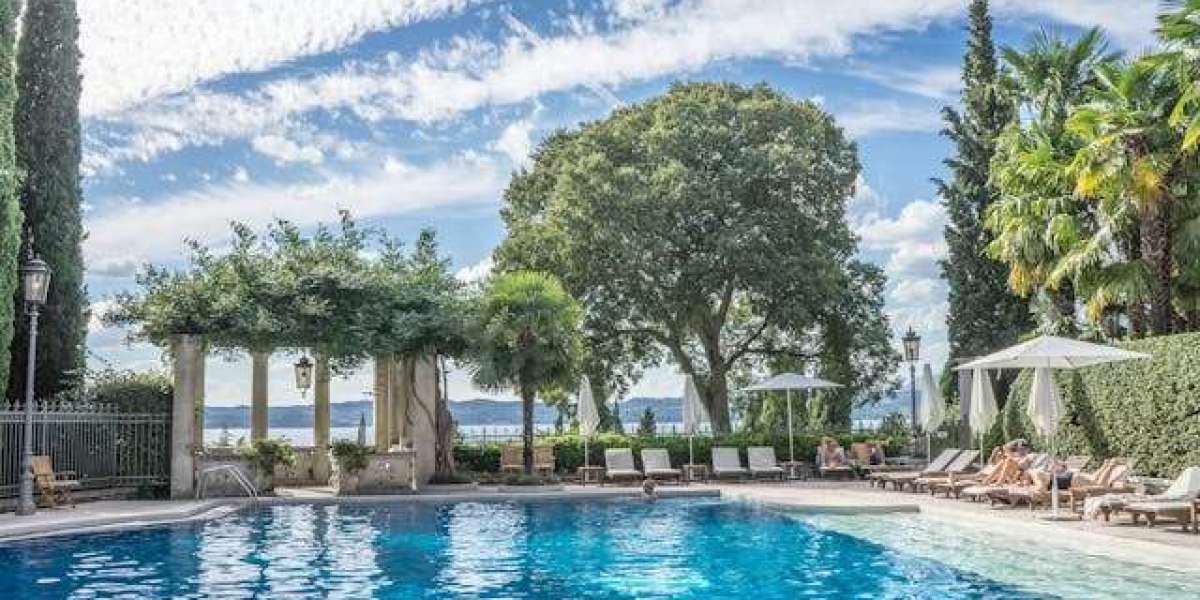 South Florida Luxury Pool Trends: What’s Hot in 2024