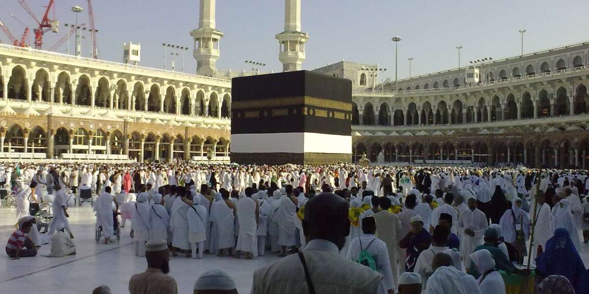 What to Expect from Premium Umrah Packages in the UK?